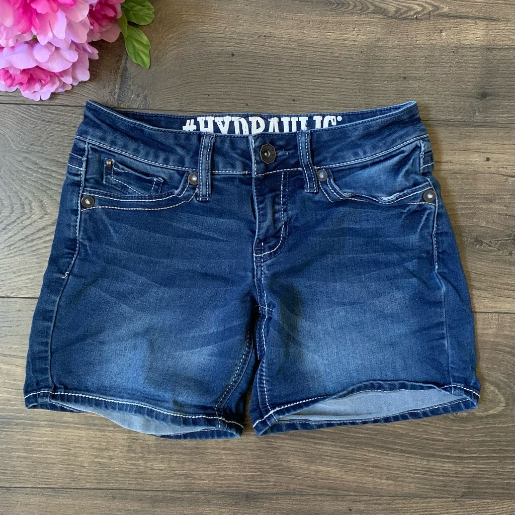Hydraulic Lola Curvy Embroidered Jean Shorts Size 1/2